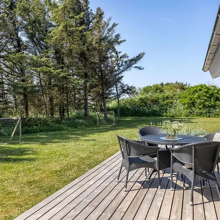 Everd - 300m From The Sea By Interhome